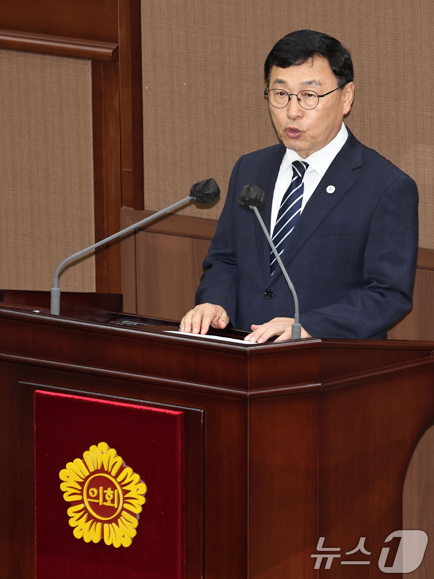 (서울=뉴스1) 이종수 기자 = 정근식 서울시교육감이 25일 오후 서울 중구 서울시의회에서 열린 제339회 제1차 임시회에서 서울특별시 학생인권 조례 폐지조례안 관련 발언을 하고 …