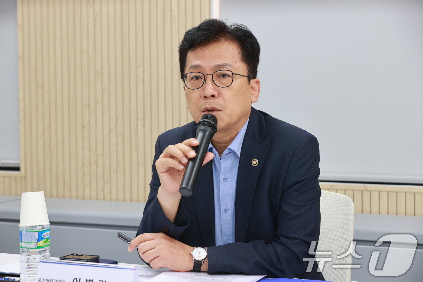 본문 이미지 - 이병권 중소벤처기업부 제2차관이 25일 서울 영등포구 중소벤처기업진흥공단 수도권지원센터에서 열린 ‘홈플러스 협력·입점업체 간담회’에서 인사말을 하고 있다. (중소벤처기업부 제공. 재판매 및 DB금지) 2026.8.25 ⓒ 뉴스1