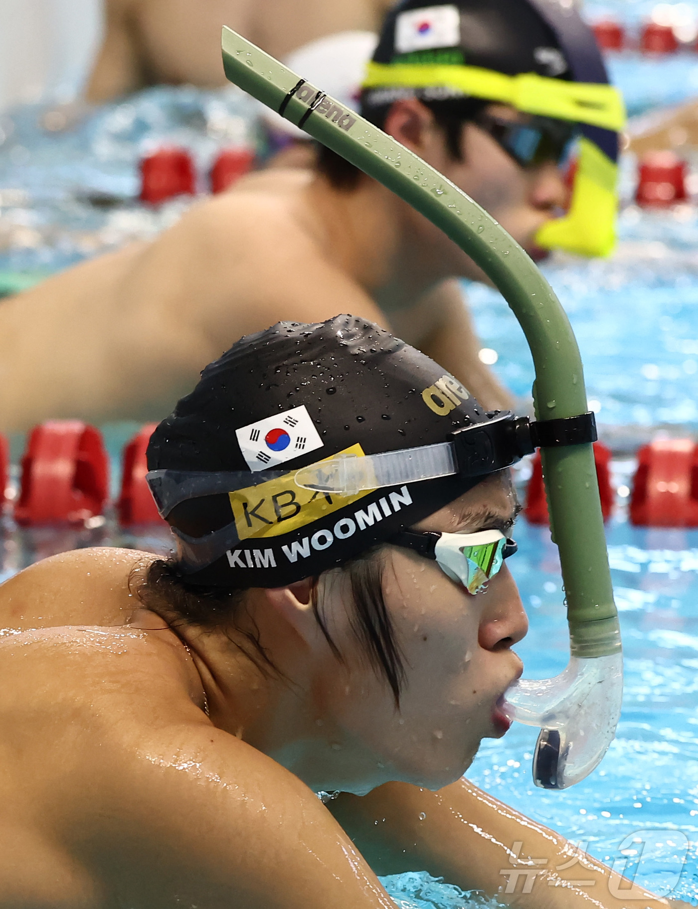 (진천=뉴스1) 김민지 기자 = 경영 국가대표 김우민과 황선우가 25일 오후 충북 진천선수촌에서 열린 2026 아이치·나고야 하계아시아경기대회 대한수영연맹 미디어데이에서 훈련하고 …