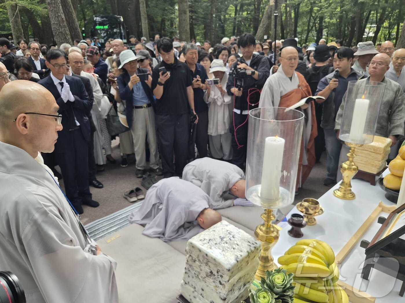 본문 이미지 - 고 명진 스님의 노재 의식이 25일 충북 보은군 대한불교조계종 제5교구본사 법주사 앞에서 열리고 있다. 2026.8.25 ⓒ 뉴스1 임양규 기자