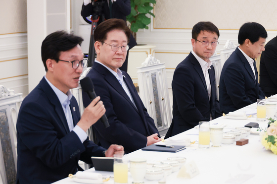 [속보]李대통령 "쌍둥이도 서로 달라…다른 점 찾으면 원수의 길로 갈 것"