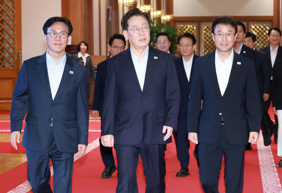 [속보] 李대통령 "민주당 없이 정권 없어"…김민석 "與지도부답게 일할 것"