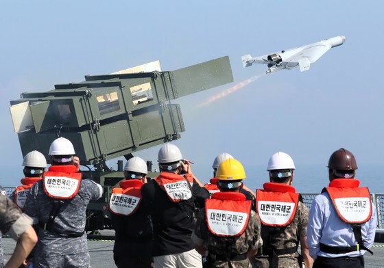 '발사 실패' 자폭드론, 추가 실험 없이 사업 종료…軍 "추후 사업서 검증"