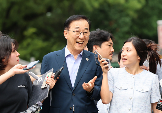 환한 얼굴의 김윤덕 국토교통부 장관