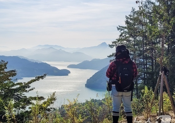충주호 감상하며 트레킹…동서트레일 충주구간 계명산 임도 포함