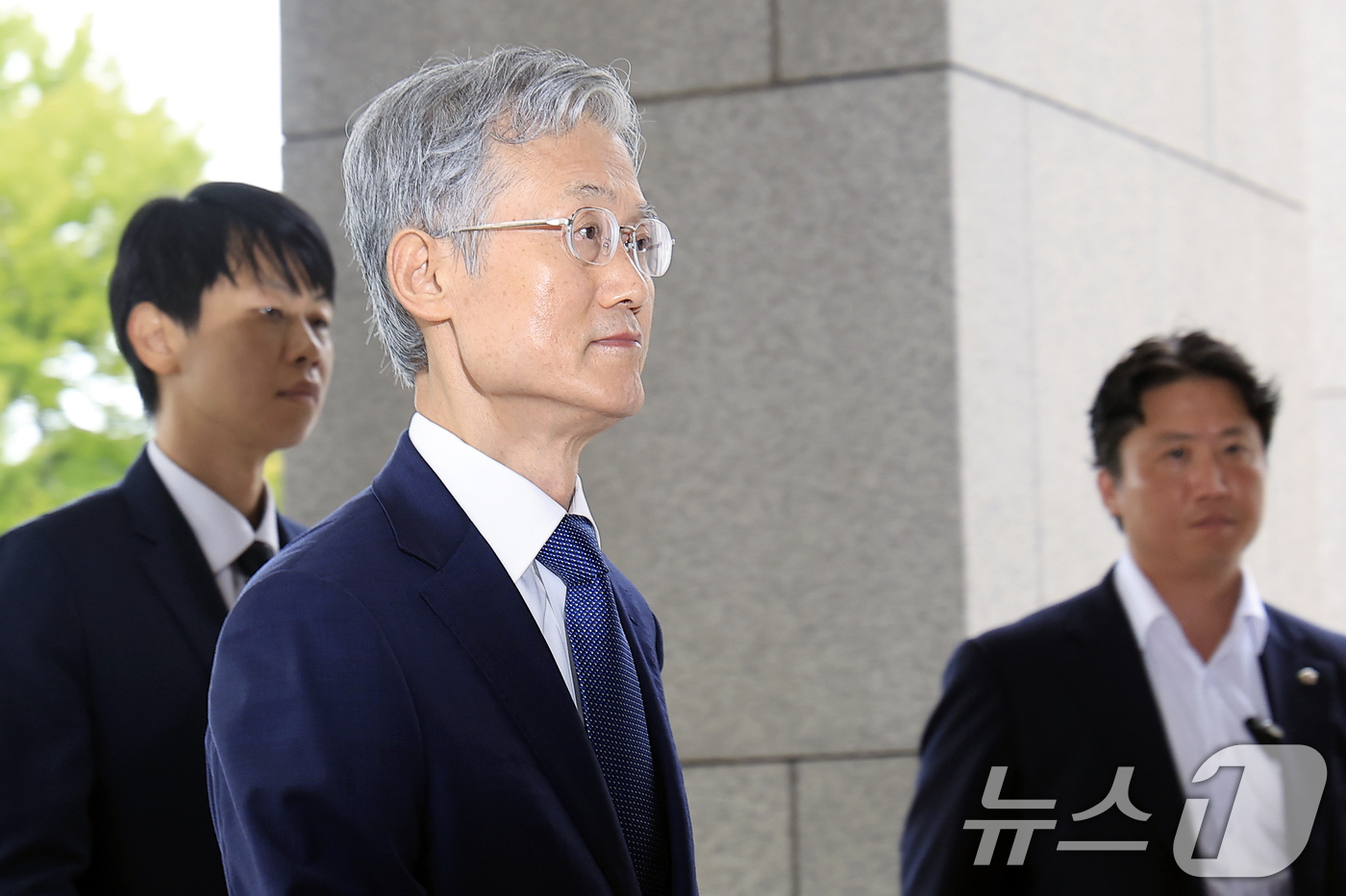 (서울=뉴스1) 박정호 기자 = 조희대 대법원장이 26일 서울 서초구 대법원으로 출근하고 있다. 2026.8.26/뉴스1