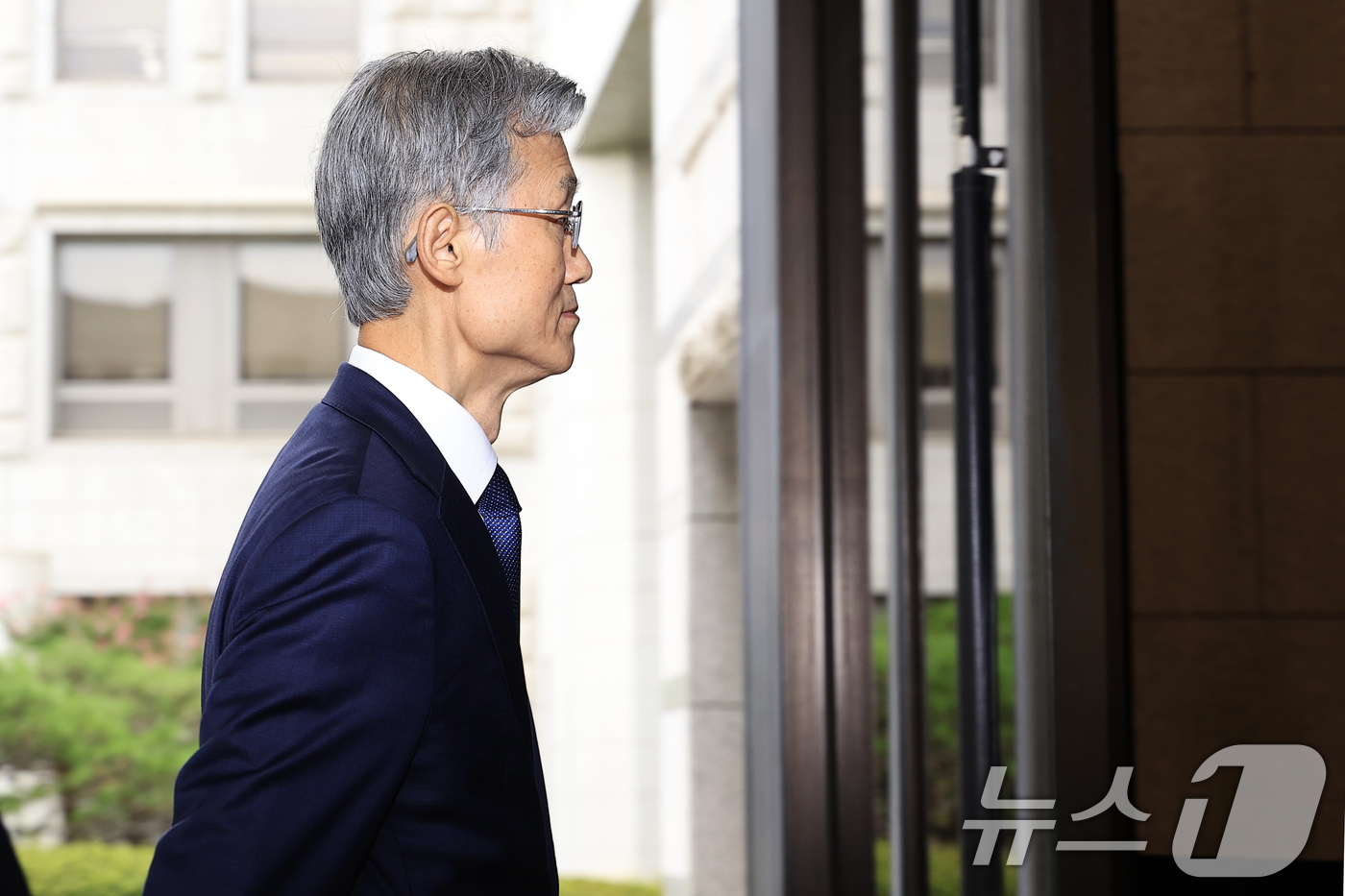 (서울=뉴스1) 박정호 기자 = 조희대 대법원장이 26일 서울 서초구 대법원으로 출근하고 있다. 2026.8.26/뉴스1