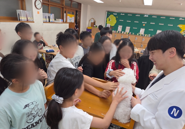 수의사가 직접 학교로…넬동물의료센터, 어린이 동물생명존중교육