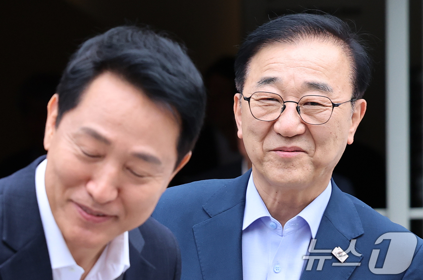 (서울=뉴스1) 오대일 기자 = 김윤덕 국토교통부 장관과 오세훈 서울시장이 26일 서울 중구 컨퍼런스하우스 달개비에서 서울 주택 공급 현안을 논의하기 위한 2차 회동을 마친 뒤 각 …
