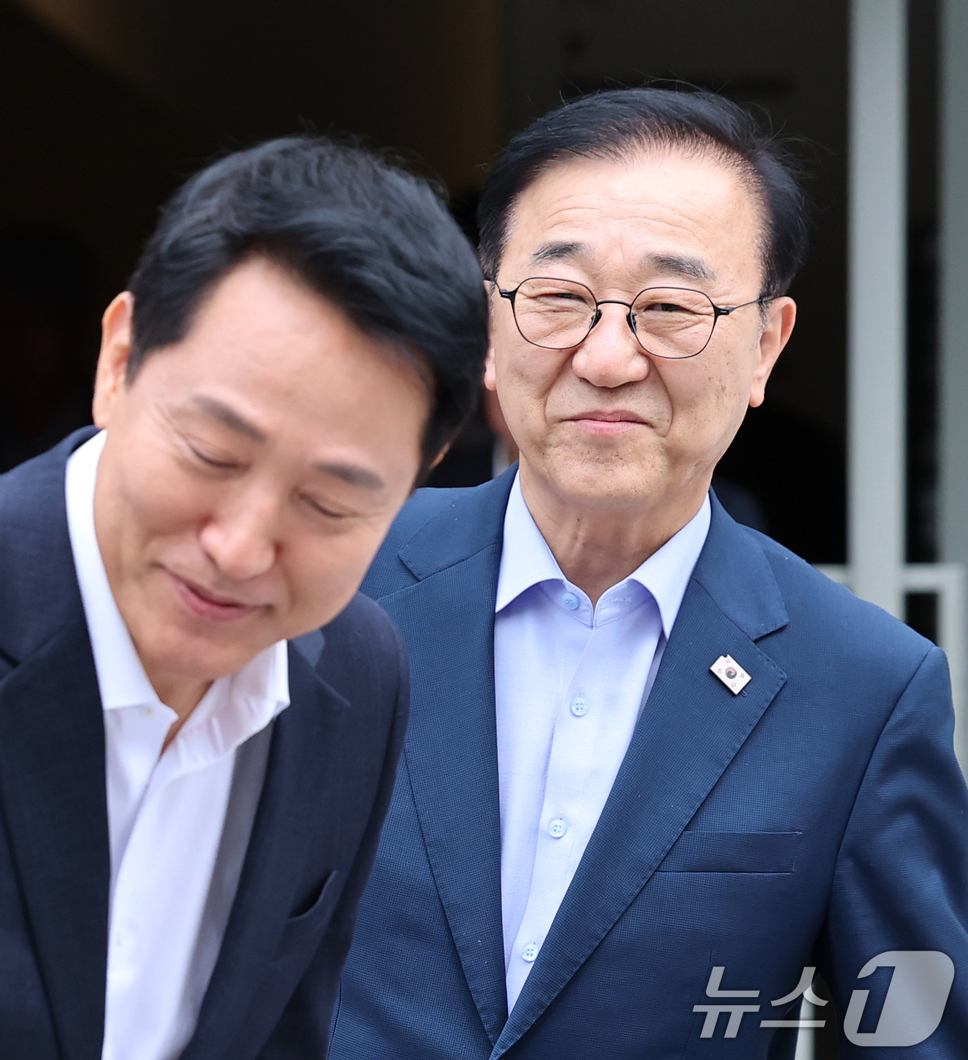 (서울=뉴스1) 오대일 기자 = 김윤덕 국토교통부 장관과 오세훈 서울시장이 26일 서울 중구 컨퍼런스하우스 달개비에서 서울 주택 공급 현안을 논의하기 위한 2차 회동을 마친 뒤 각 …