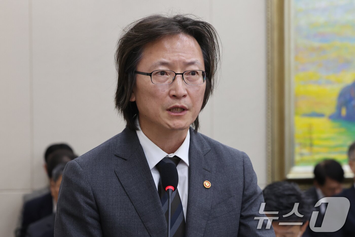 본문 이미지 - 주병기 공정거래위원장이 26일 오전 서울 여의도 국회에서 열린 정무위원회 전체회의에서 2025회계연도 결산 제안설명을 하고 있다. 2026.8.26 ⓒ 뉴스1 황기선 기자