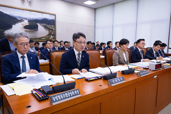 농해수위 답변하는 박은식 산림청장