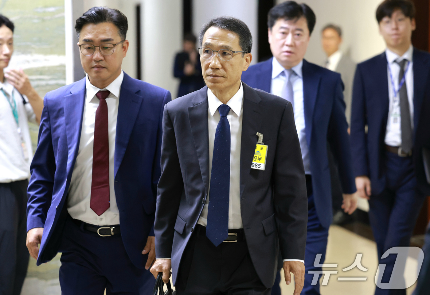 (서울=뉴스1) 국회사진기자단 = 유재성 경찰청장 직무대행이 26일 서울 여의도 국회에서 열린 정보위원회 전체회의에 참석하고 있다. 2026.8.26/뉴스1