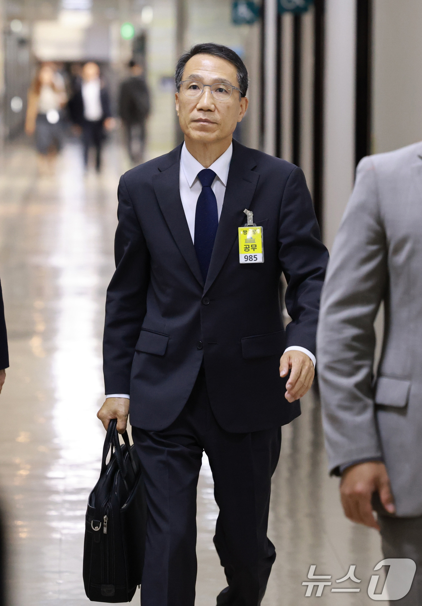 (서울=뉴스1) 국회사진기자단 = 유재성 경찰청장 직무대행이 26일 서울 여의도 국회에서 열린 정보위원회 전체회의에 참석하고 있다. 2026.8.26/뉴스1