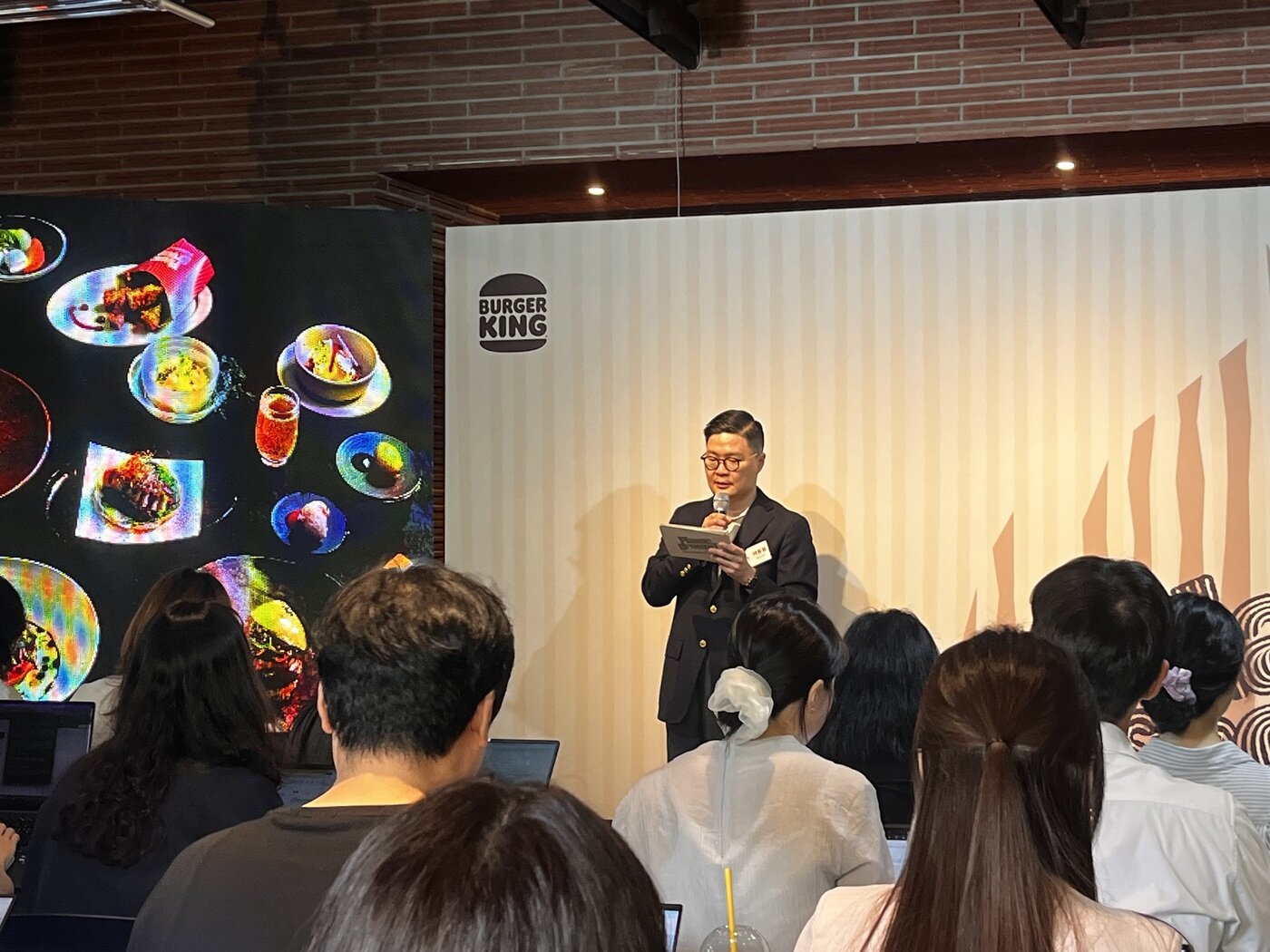 본문 이미지 - 이동형 비케이알 대표가 26일 서울 성수동 플레임그라운드에서 발언을 하는 모습. 
