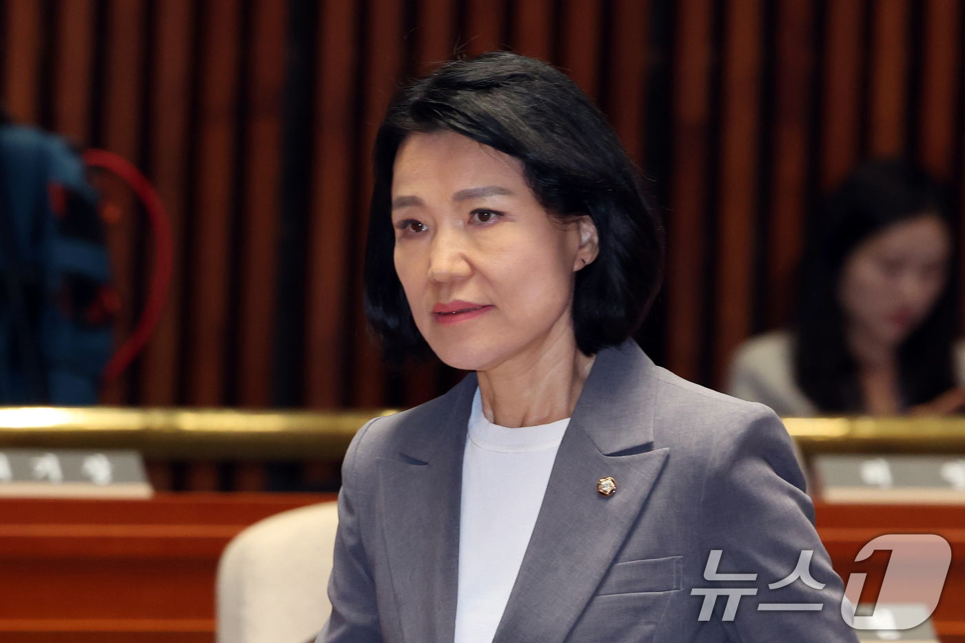 (서울=뉴스1) 황기선 기자 = 이진숙 국민의힘 의원이 26일 오후 서울 여의도 국회에서 열린 의원총회에 참석하고 있다.  2026.8.26/뉴스1
