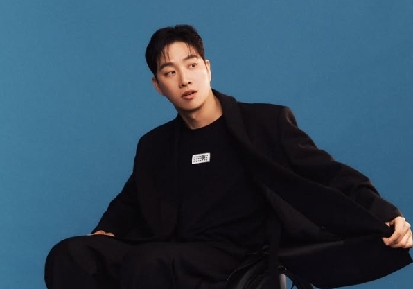 "토크콘서트 한 번에 935만원"…'영상 공개' 역풍 박위 고액 계약서 폭로