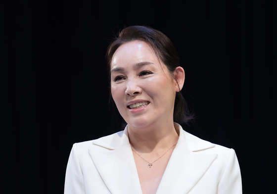 '62세' 양수경, 수줍은 소녀 미소