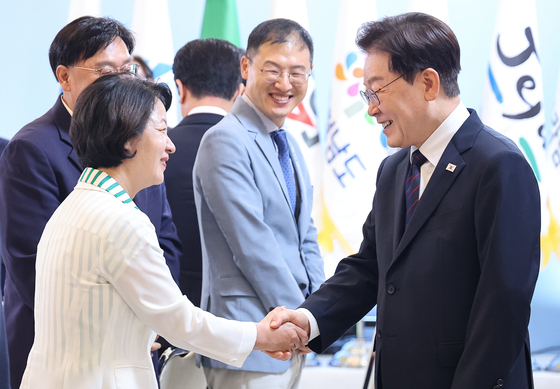 李대통령 "중앙·지방정부는 운명 공동체"…3대 메가프로젝트 협력 당부