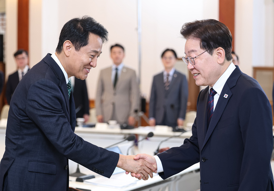 인사 나누는 이재명 대통령·오세훈 서울시장