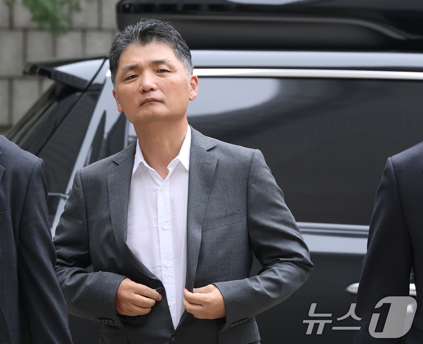 (서울=뉴스1) 박정호 기자 = SM엔터테인먼트 시세조종 공모 의혹으로 기소돼 1심에서 무죄를 선고받은 카카오 창업주 김범수 미래이니셔티브센터장이 26일 오후 서울 서초구 고등법원 …
