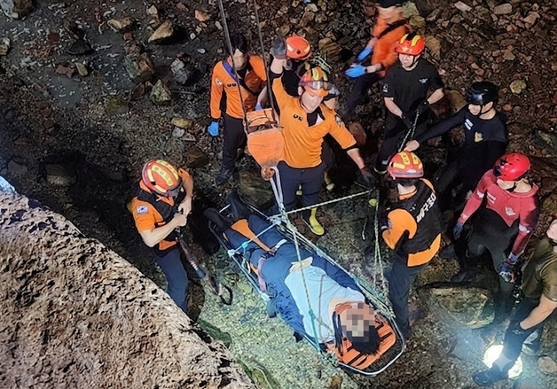 당진 도비도항 선착장서 40대 관광객 산책 중 4m 높이 갯벌 추락