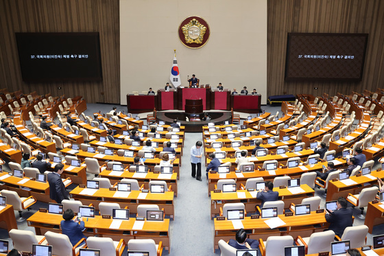 이진숙 제명 촉구 결의안 국회 본회의 통과
