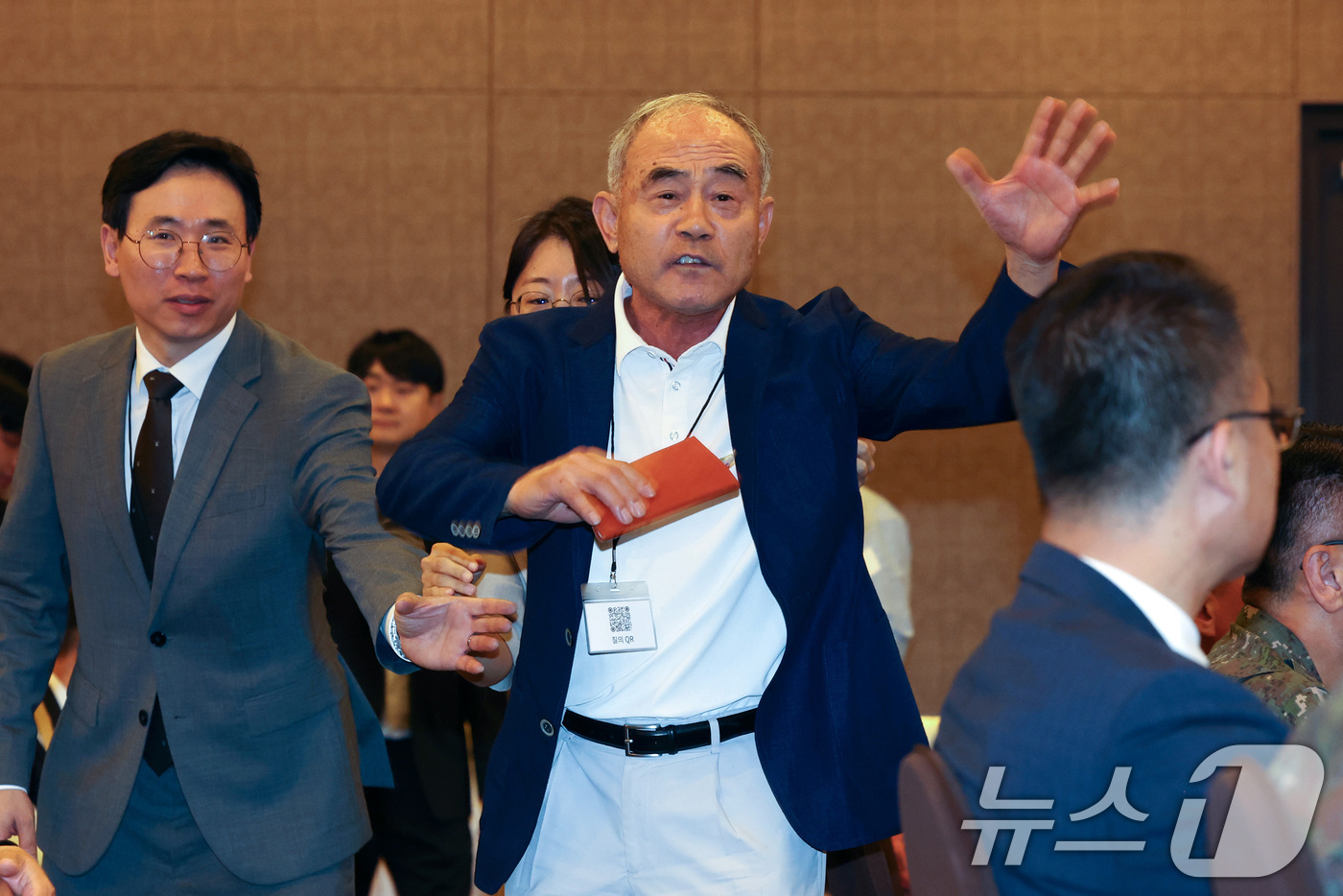 (서울=뉴스1) 최지환 기자 = 26일 오후 서울 용산구 국방컨벤션에서 열린 국군사관학교 창설 공청회에서 오상봉 예비역 육군대령이 발언하고 있다. (공동취재) 2026.8.26/뉴 …