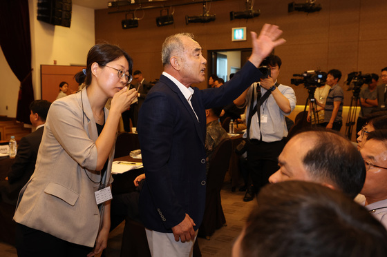 고성 속 국방부 국군사관학교 창설 공청회