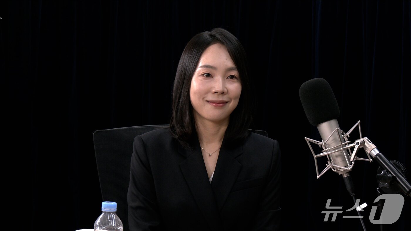 본문 이미지 - 송명진 변호사가 서울 종로 뉴스1 본사 스튜디오에서 인터뷰를 하고 있다. 2026.8.26./뉴스1