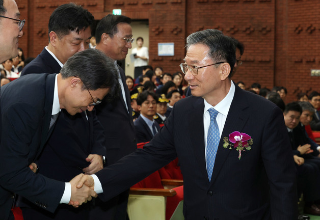 떠나는 정성호…"개정 형소법 부작용 선제적으로 대응해달라"