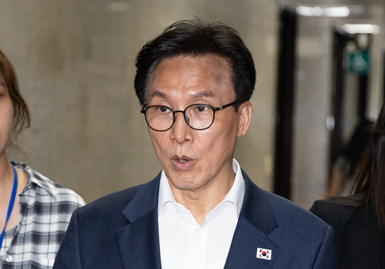 비공개 당무위원회 참석하는 김민석 민주당 대표