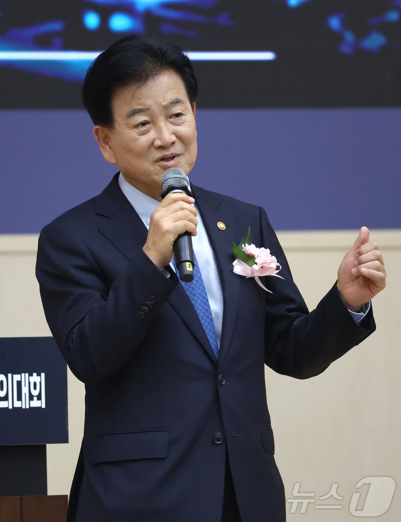 (전주=뉴스1) 유경석 기자 = 정동영 통일부 장관이 26일 전북 전주시 전북대학교 진수당에서 열린 전북특별자치도 피지컬AI 대도약 결의대회에서 축사를 하고 있다. 2026.8.2 …