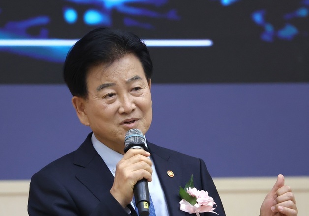 축사하는 정동영 장관