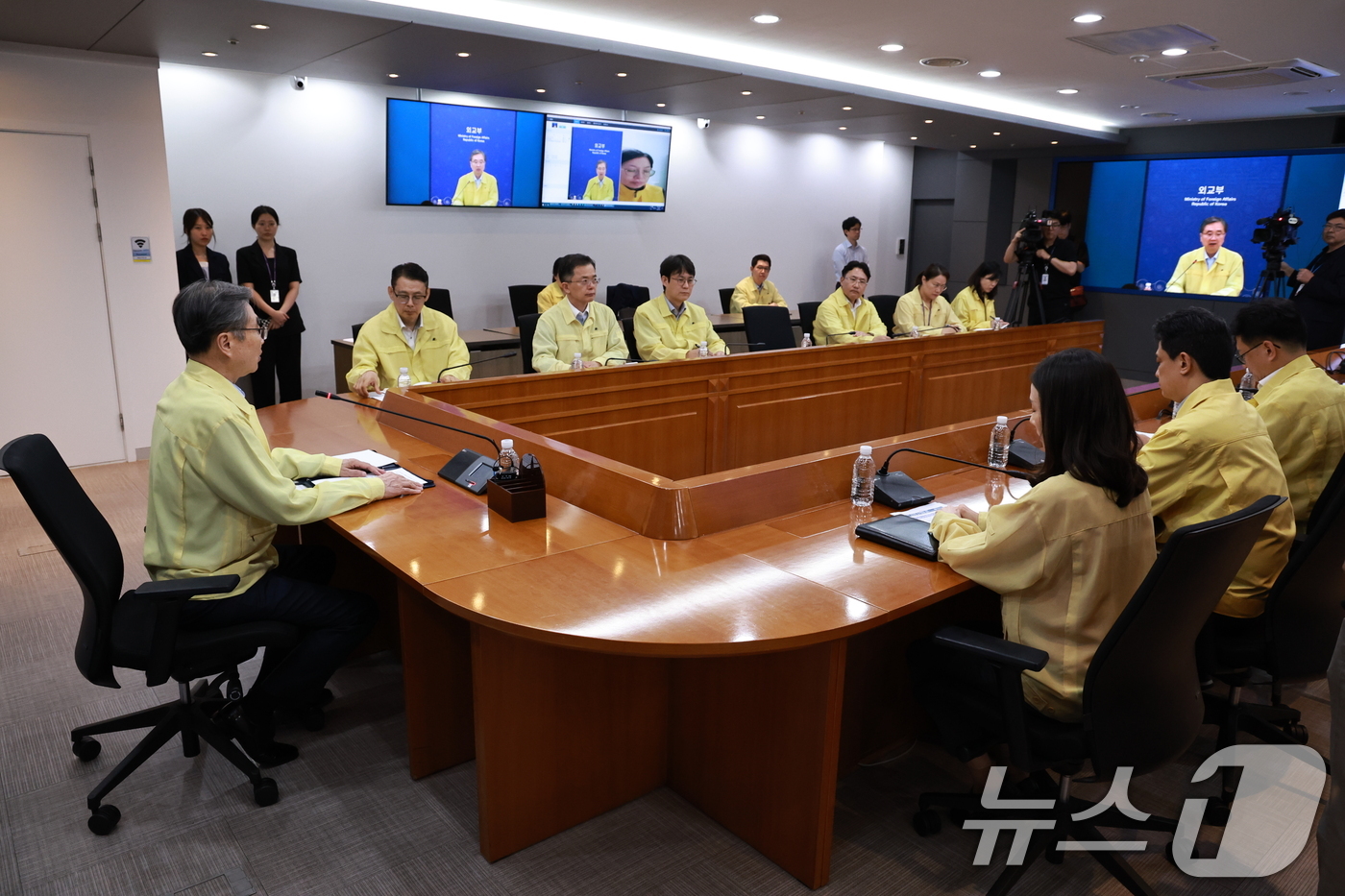(서울=뉴스1) 구윤성 기자 = 조현 외교부 장관이 26일 서울 종로구 외교부 청사에서 네팔 홍수 우리 국민 실종 관련 재외국민보호대책본부회의를 주재하고 있다. 2026.8.26/ …