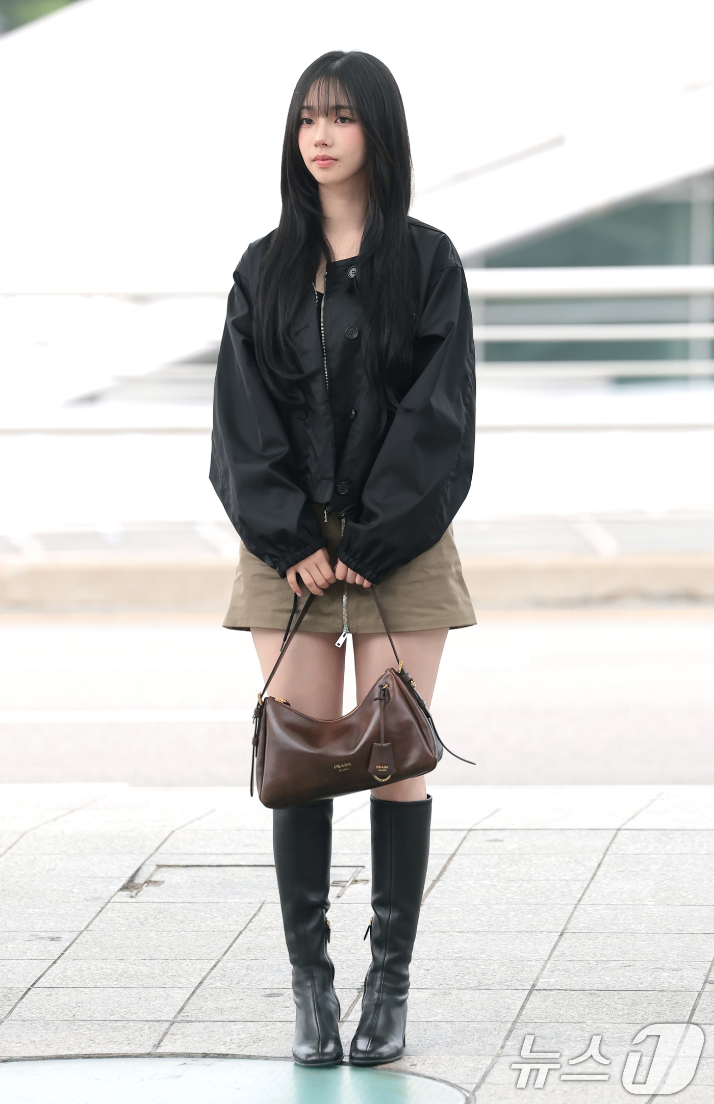 (인천공항=뉴스1) 권현진 기자 = 에스파(Aespa) 카리나가 해외 일정을 위해 27일 오전 인천국제공항을 통해 싱가포르로 출국하고 있다. 2026.8.27/뉴스1
