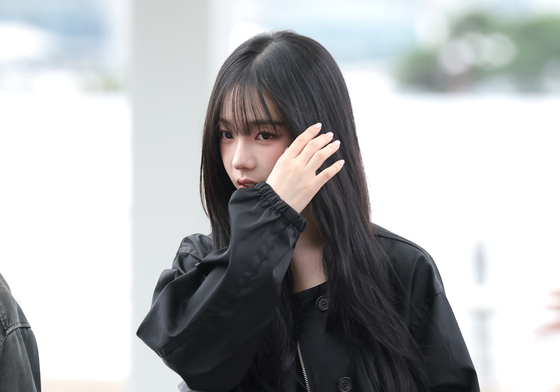 카리나, 공항 패션은 미니 스커트