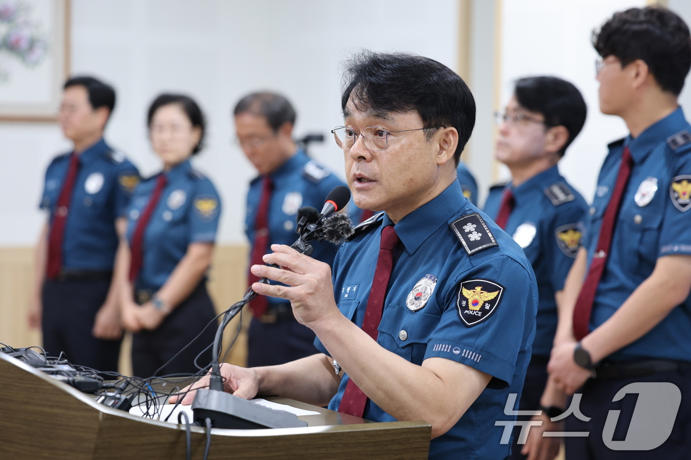(제주=뉴스1) 안은나 기자 = 고평기 제주경찰청장이 27일 청사에서 열린 지휘부 회의에서 장미란 씨 등 실종사건 허위 종결 사태와 관련, 대도민 메시지를 발표하고 있다. 2026 …