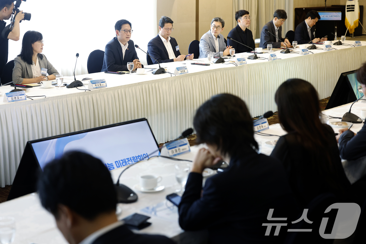 (서울=뉴스1) 박정호 기자 = 배경훈 부총리 겸 과학기술정보통신부 장관이 27일 오전 서울시 중구 을지로 프레지던트호텔에서 열린 제2차 과학기술·인공지능 미래전략회의에서 인사말을 …