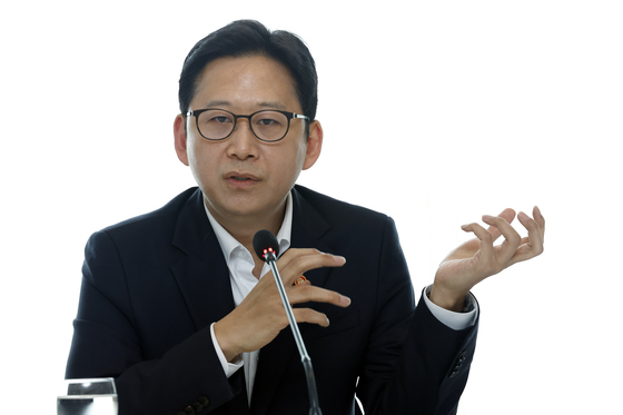 제2차 과학기술·인공지능 미래전략회의 인사말하는 배경훈 부총리