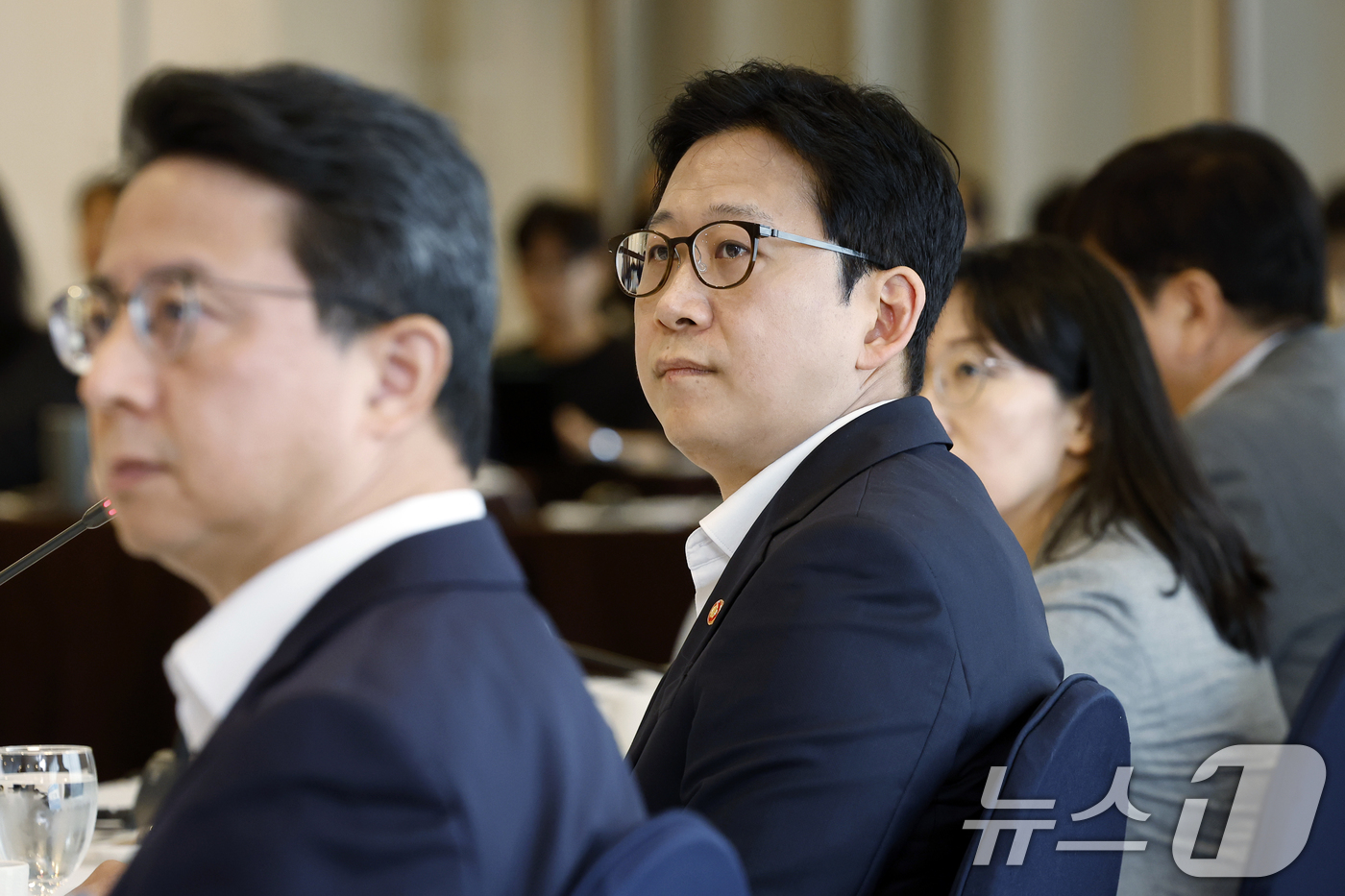 (서울=뉴스1) 박정호 기자 = 배경훈 부총리 겸 과학기술정보통신부 장관이 27일 오전 서울시 중구 을지로 프레지던트호텔에서 열린 제2차 과학기술·인공지능 미래전략회의에서 신진우 …