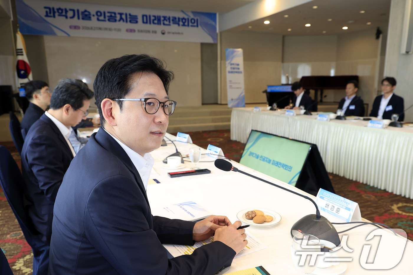 (서울=뉴스1) 박정호 기자 = 배경훈 부총리 겸 과학기술정보통신부 장관이 27일 오전 서울시 중구 을지로 프레지던트호텔에서 열린 제2차 과학기술·인공지능 미래전략회의에서 인사말을 …
