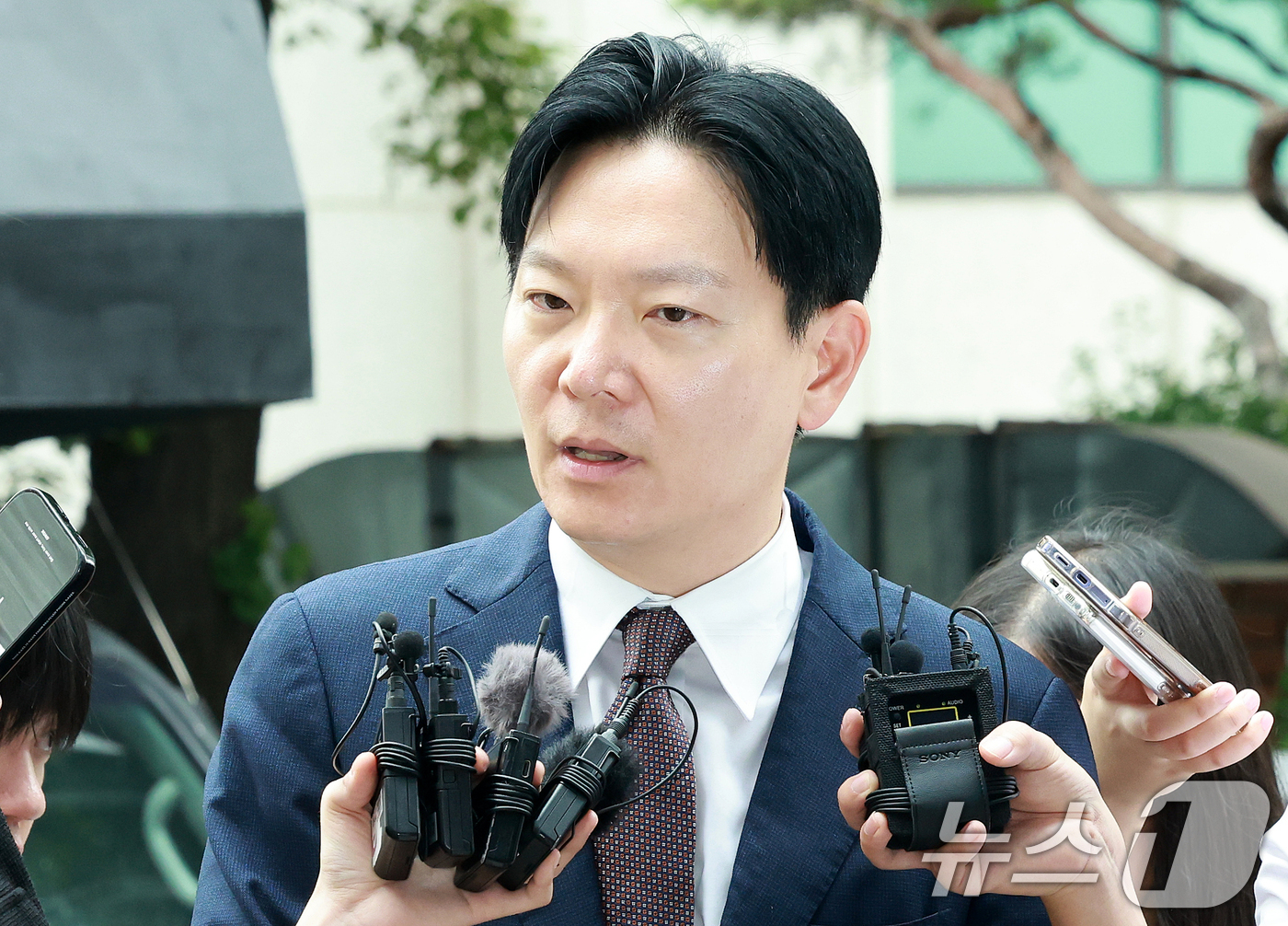 (서울=뉴스1) 이호윤 기자 = 국회 국정조사 청문회에서 증인 선서를 거부한 혐의 등으로 고발된 박상용 인천지검 부부장검사가 27일 서울 마포구 서울경찰청 광역수사단 공공범죄수사대 …
