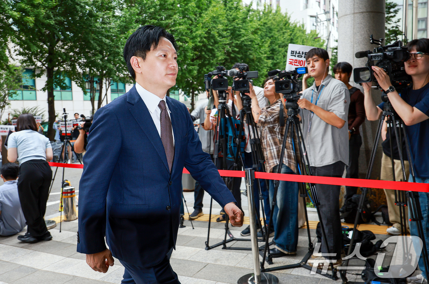 (서울=뉴스1) 이호윤 기자 = 국회 국정조사 청문회에서 증인 선서를 거부한 혐의 등으로 고발된 박상용 인천지검 부부장검사가 27일 서울 마포구 서울경찰청 광역수사단 공공범죄수사대 …