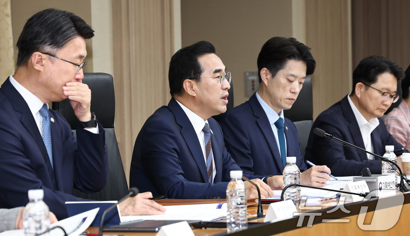 (서울=뉴스1) 이종수 기자 = 박홍근 기획예산처 장관이 27일 오전 서울 중구 예금보험공사에서 열린 제2차 재정운용전략협의회에서 모두발언을 하고 있다. 2026.8.27/뉴스1