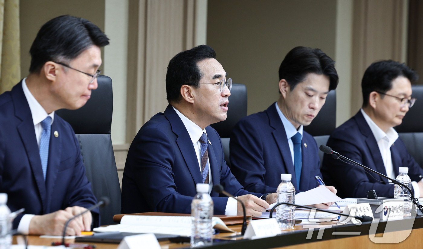 (서울=뉴스1) 이종수 기자 = 박홍근 기획예산처 장관이 27일 오전 서울 중구 예금보험공사에서 열린 제2차 재정운용전략협의회에서 모두발언을 하고 있다. 2026.8.27/뉴스1