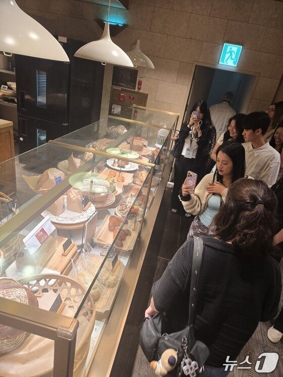 본문 이미지 - 26일 서울 용산구 한남동 SPC그룹 하이엔드 베이커리 브랜드 '패션5'. ⓒ 뉴스1 유민주 기자