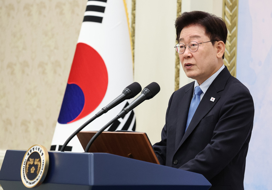 李대통령 "재외국민 9명 생사 불명한 상황…조기 생환 온 마음 성원"