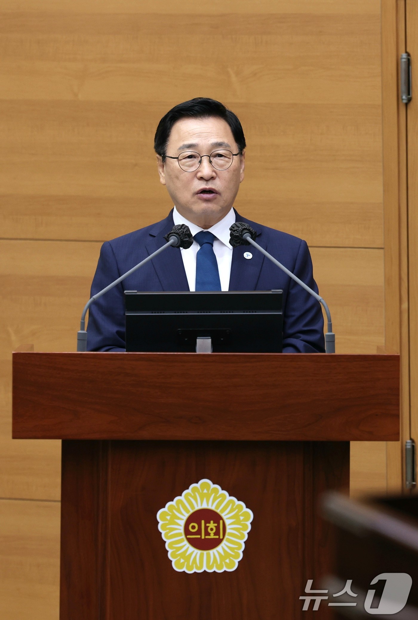 (서울=뉴스1) = 정근식 서울시교육감이 27일 오전 서울 중구 서울시의회 본회의장에서 열린 제339회 임시회 제2차 본회의에 출석해 시정질문에 답변하고 있다. (서울시교육청 제공 …