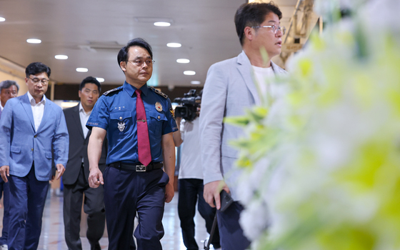 고평기 제주경찰청장, 부경장 사건 피해자 빈소 찾아